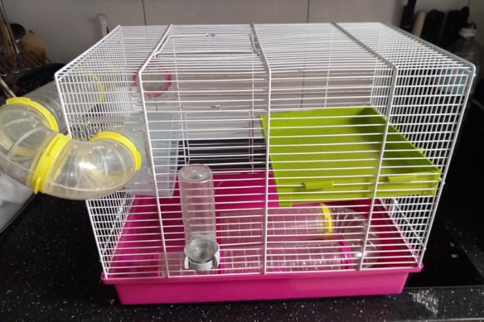 hamsterkooi met toebehoren